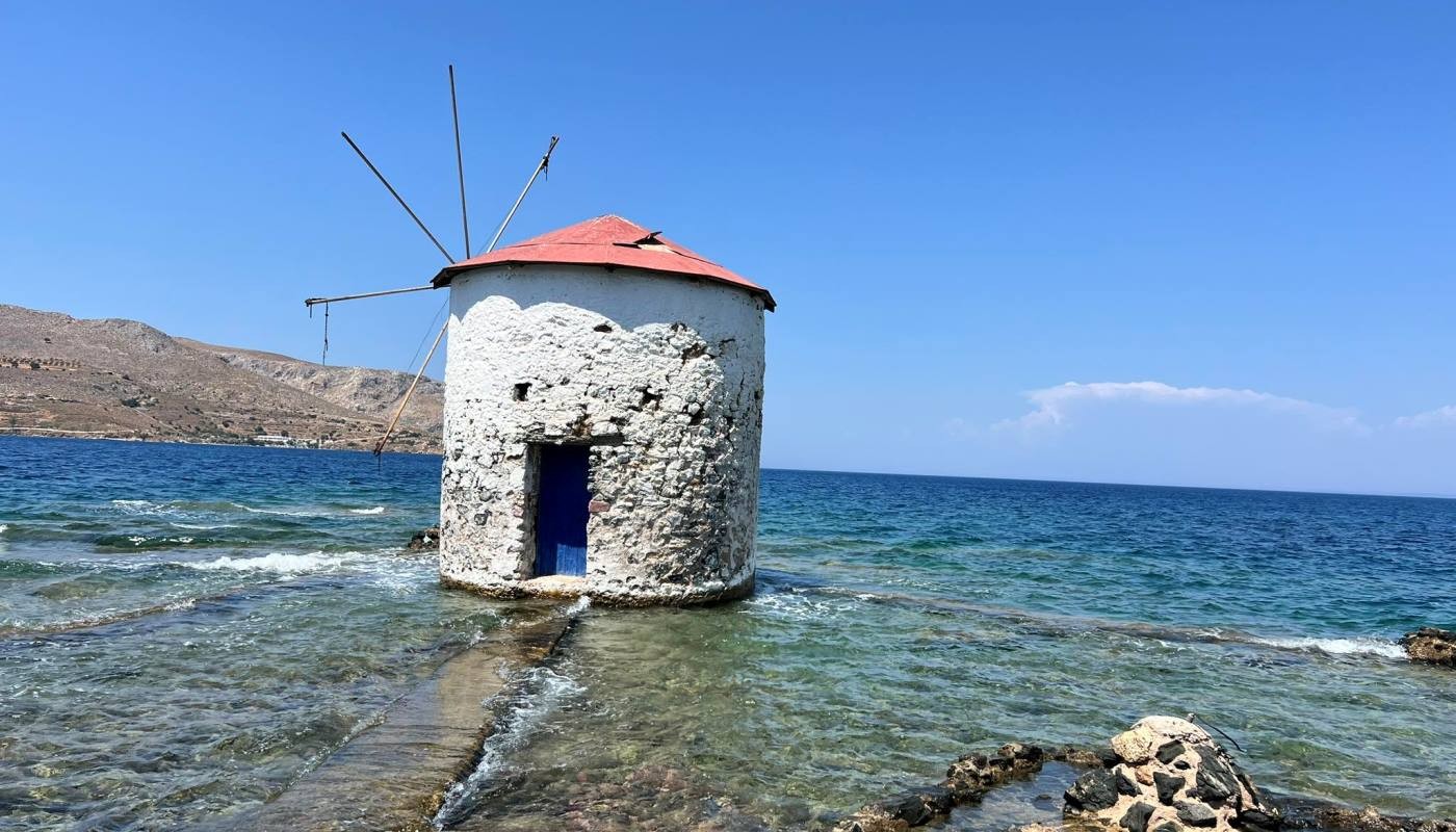 LEROS, A DIMINUTIVE AND A PRONOUN | Destinations