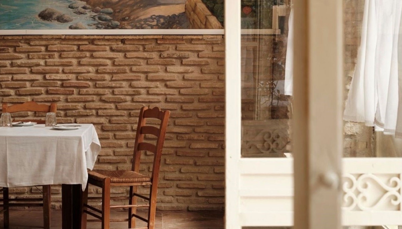 TAVERNA TON FILON: A CASE STUDY TAVERN IN KOLONOS | Restaurant Reviews