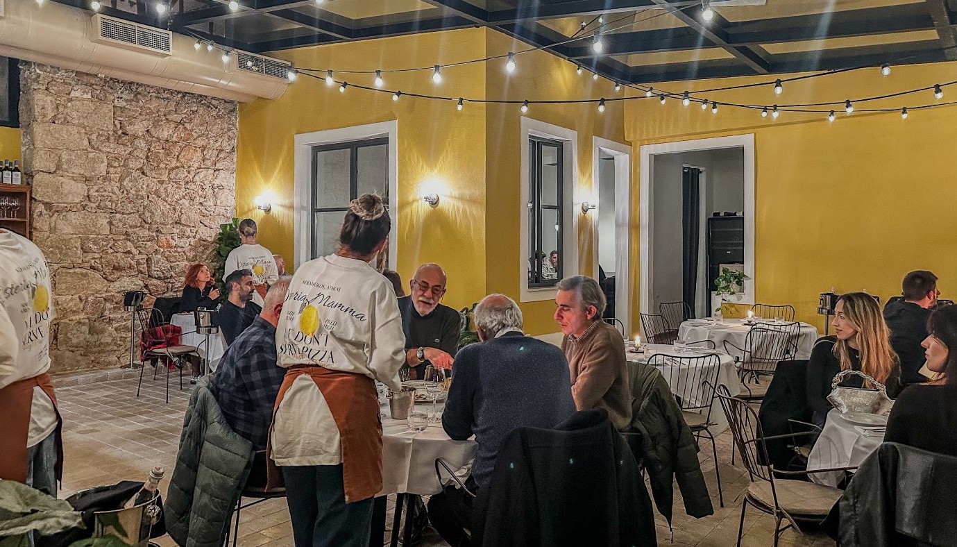 OSTERIA MAMMA: A TASTE OF HOME IN ELENI SARANTIS` ITALIAN COURTYARD | News & Views