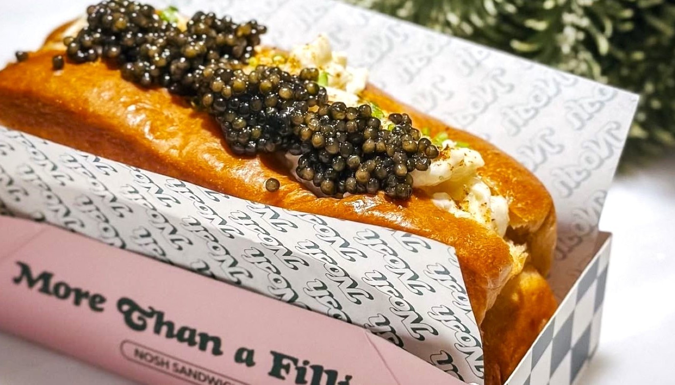 NOSH: A BAR SERVING LOBSTER ROLLS IN KOLONAKI | Restaurant Reviews