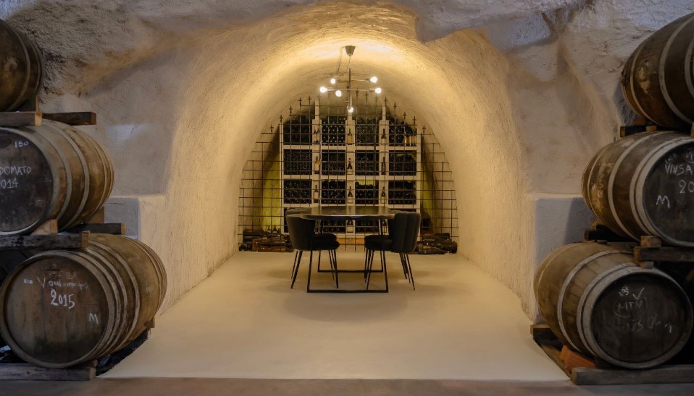 HATZIDAKIS WINERY: MEGA TASTING, MEGA RESPECT | Articles & Know-how