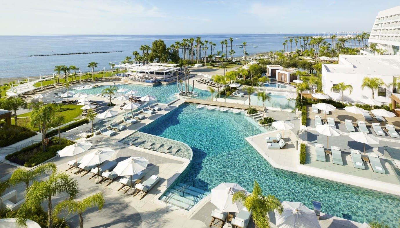 THE EPITOME OF LUXURY IN CYPRUS? IT HAS A NAME: PARKLANE | Hotels
