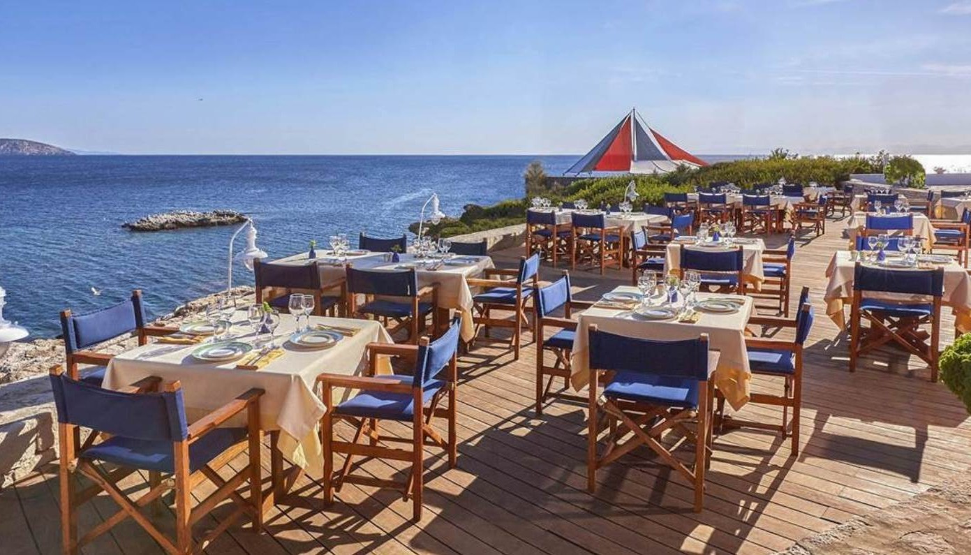 OUZERI AIGAION, GRAND RESORT LAGONISSI: WHERE GREEK FLAVOURS MEET A PICTURE-PERFECT SEASIDE SCENE | Articles & Know-how