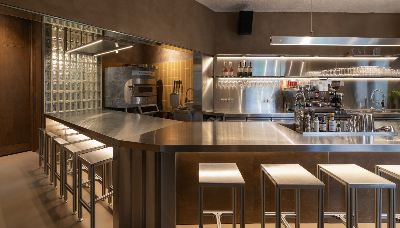 PAF: THE ART OF SIMPLICITY IN POPI SEVASTOU’S COCKTAILS BRINGS NEW LIFE TO A PIZZA BAR IN VARNAVA SQUARE | The Bars