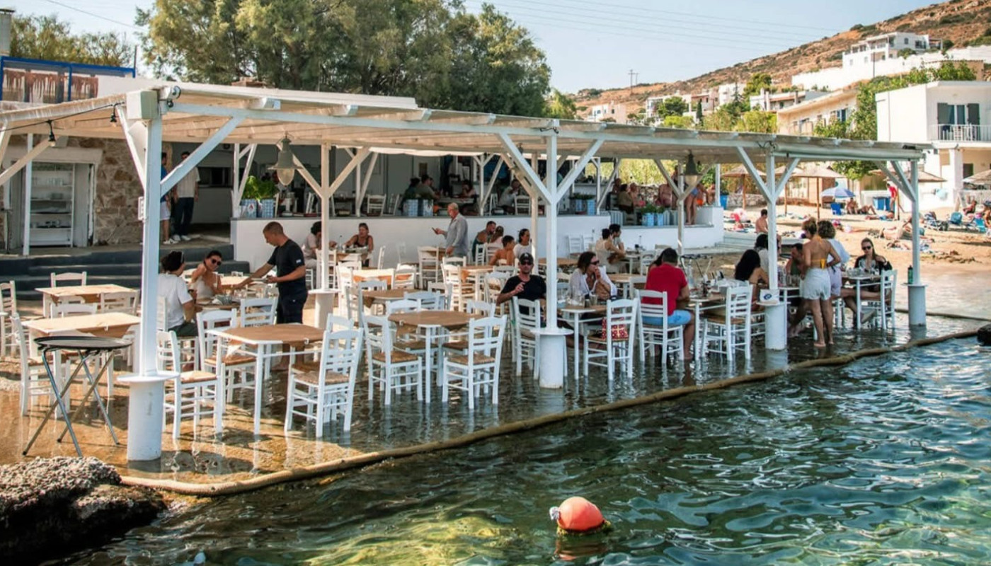 ACHLADI: THE FISH TAVERNA THAT STANDS OUT ON SYROS | Articles & Know-how